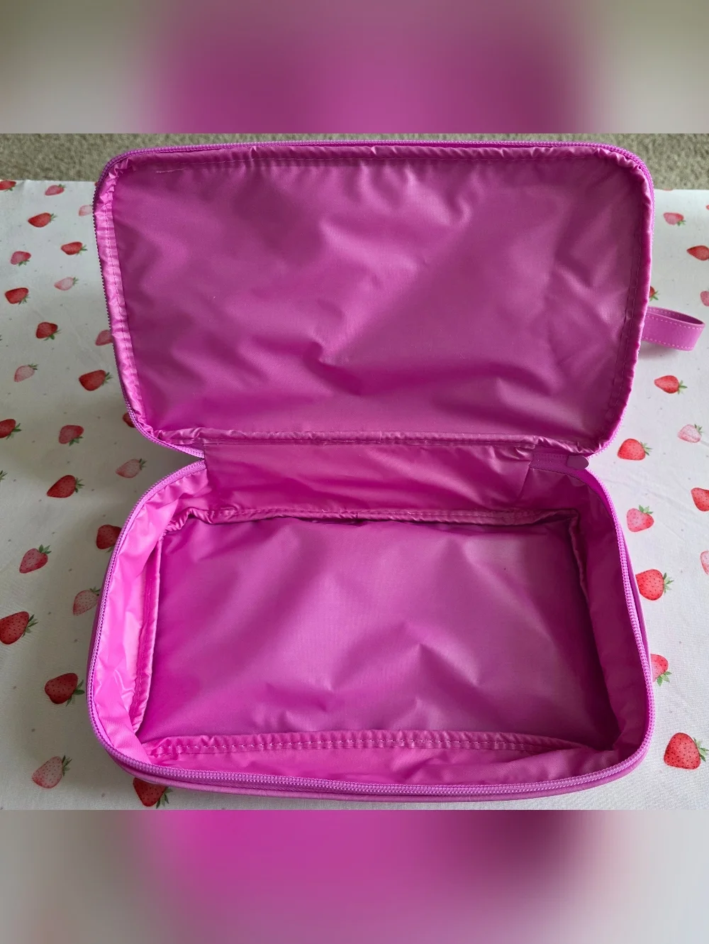 Béis Dopp Kit In Berry - Picture 5 of 5